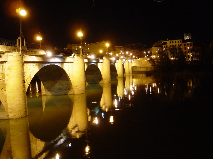 Puente de piedra de Logroo - Foto: Fede