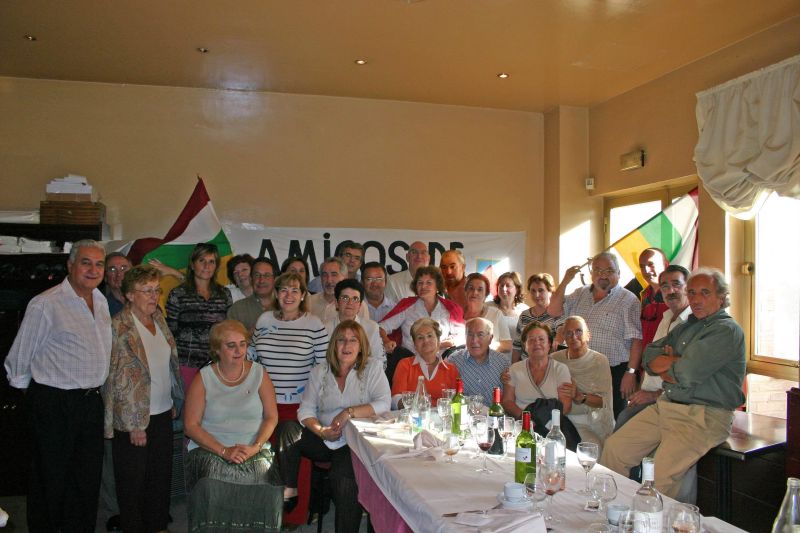 Asistentes a la comida. Foto: Fede